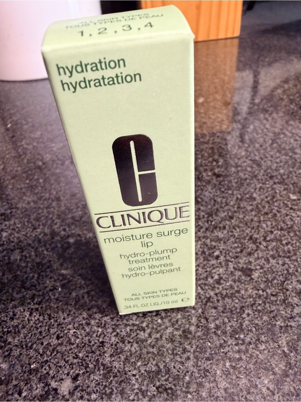 Clinique Moisture Surge Lip Hydro-Plump Treatment - Light Green Packaging